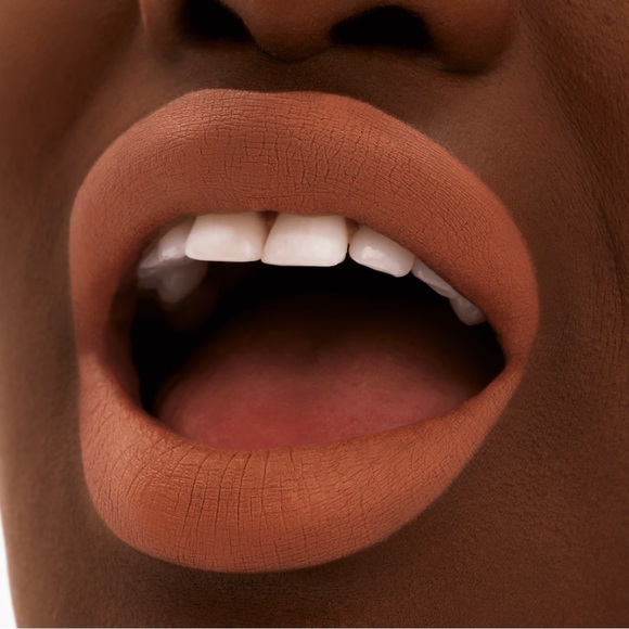 MAC Locked Kiss 24 HR Lipstick - Picture 13 of 16